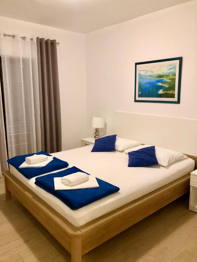 Hotel B&B Chamberlain Милна Екстериор снимка
