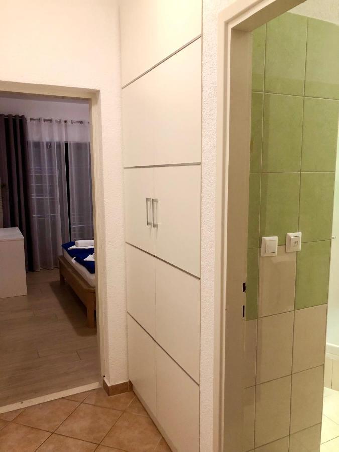 Hotel B&B Chamberlain Милна Екстериор снимка
