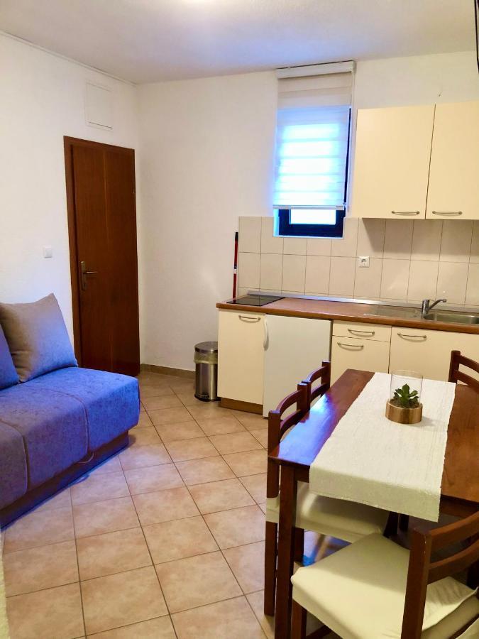 Hotel B&B Chamberlain Милна Екстериор снимка