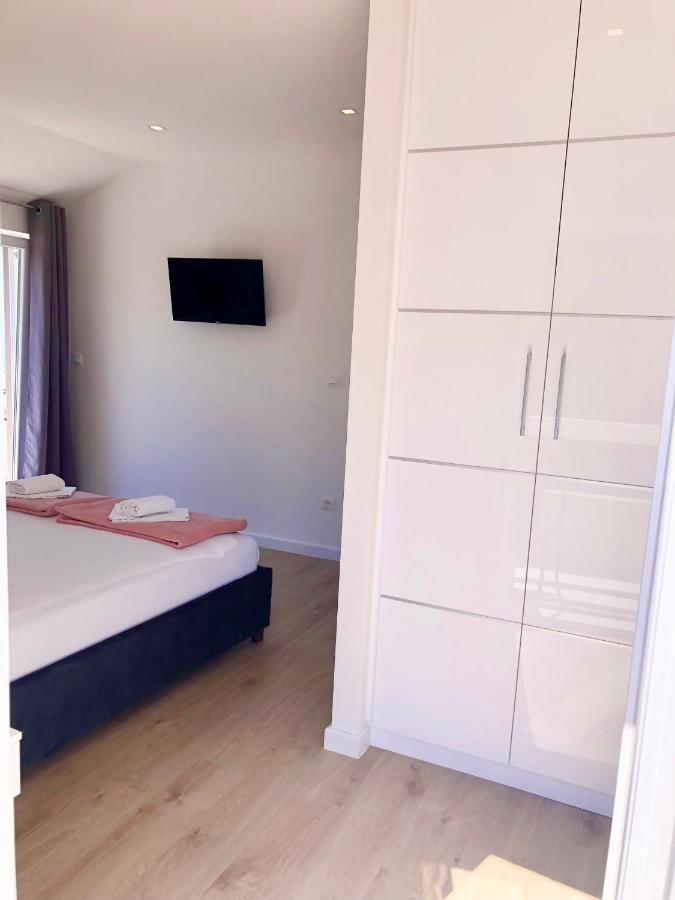 Hotel B&B Chamberlain Милна Екстериор снимка