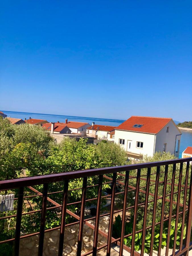 Hotel B&B Chamberlain Милна Екстериор снимка