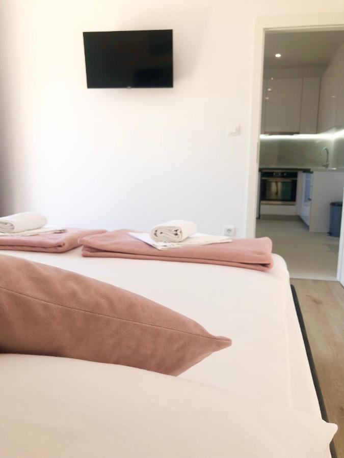 Hotel B&B Chamberlain Милна Екстериор снимка