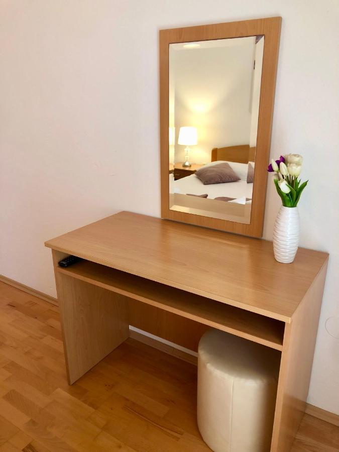 Hotel B&B Chamberlain Милна Екстериор снимка