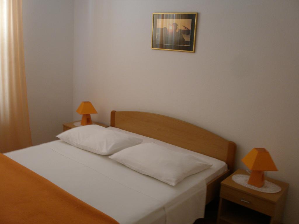 Hotel B&B Chamberlain Милна Стая снимка