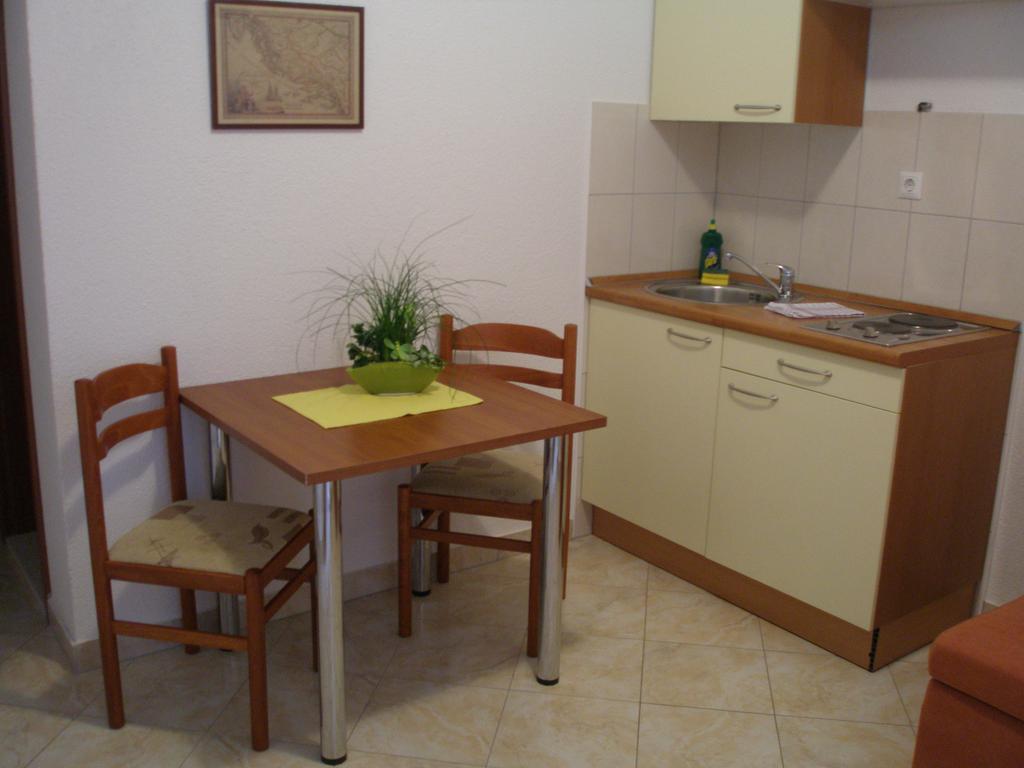 Hotel B&B Chamberlain Милна Стая снимка